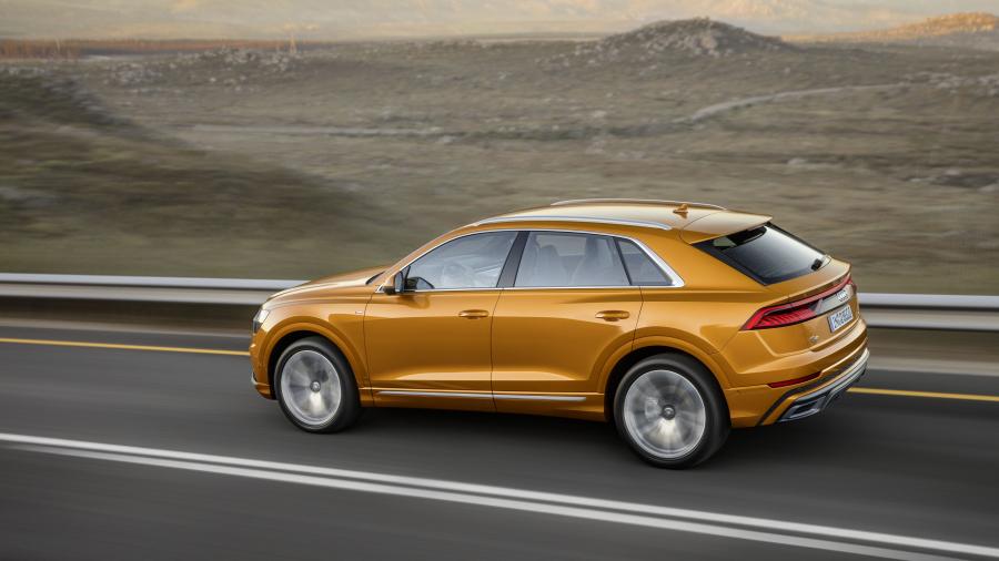  Audi Q8 50 TDI Quattro S-Line 2018 года  (WW) (фото 13 из 63)